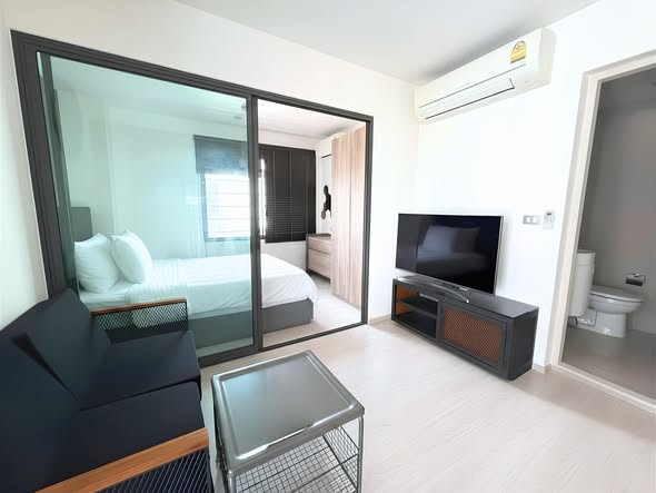 bedroom and room interior of Rhythm Asoke 2