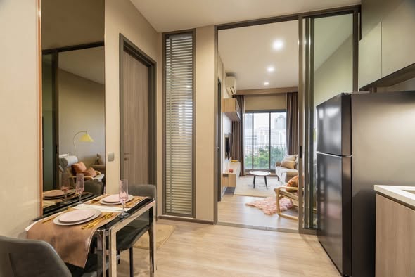 bedroom and room interior of Rhythm Charoenkrung Pavillion
