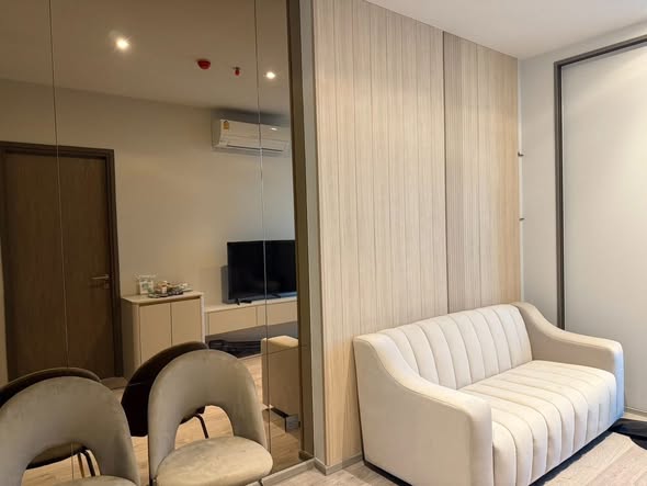 room interior of RHYTHM Ekkamai
