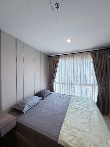 bedroom of Rhythm Sathon-Naradhiwas