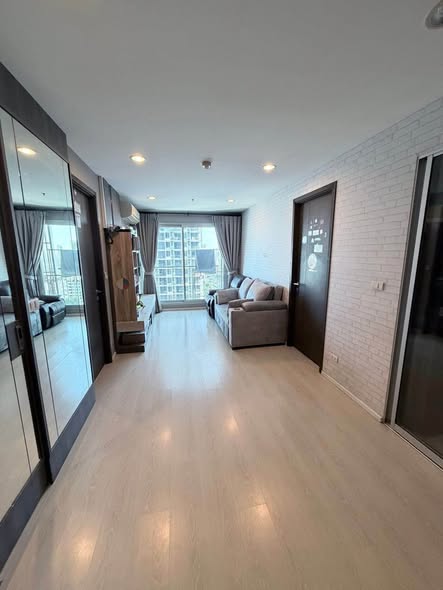 room interior of Rhythm Sathon-Naradhiwas
