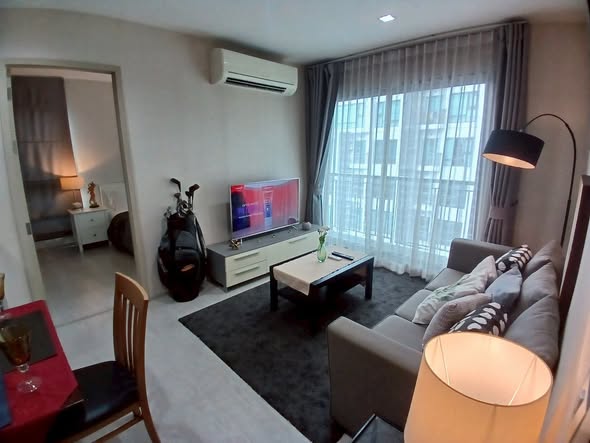bedroom and living room of Rhythm Sukhumvit 36-38