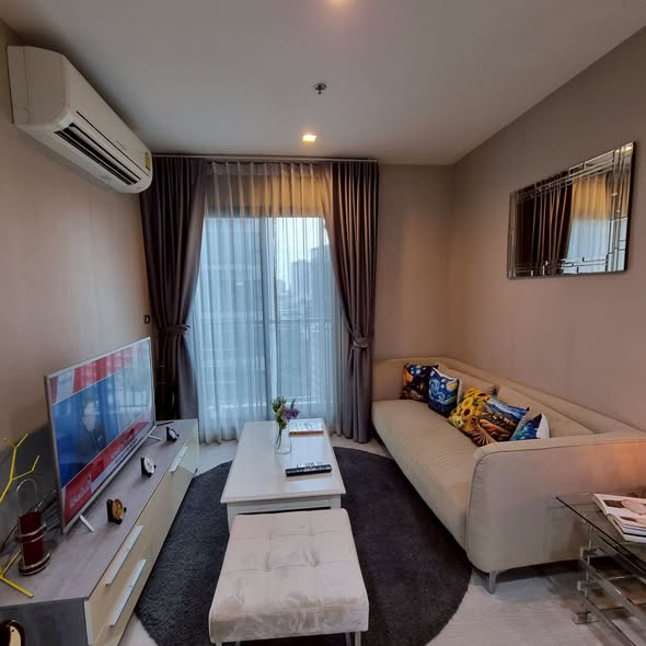 bedroom and living room of Rhythm Sukhumvit 36-38