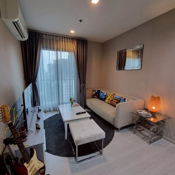 living room and bedroom of Rhythm Sukhumvit 36-38