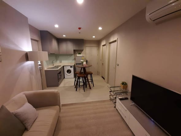 living room and bedroom of Rhythm Sukhumvit 36-38