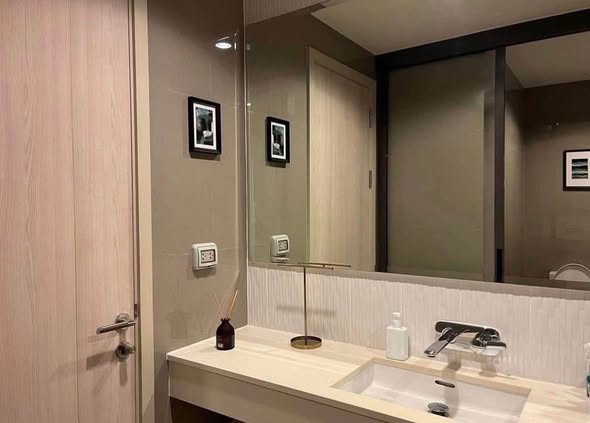bathroom of Rhythm Sukhumvit 42