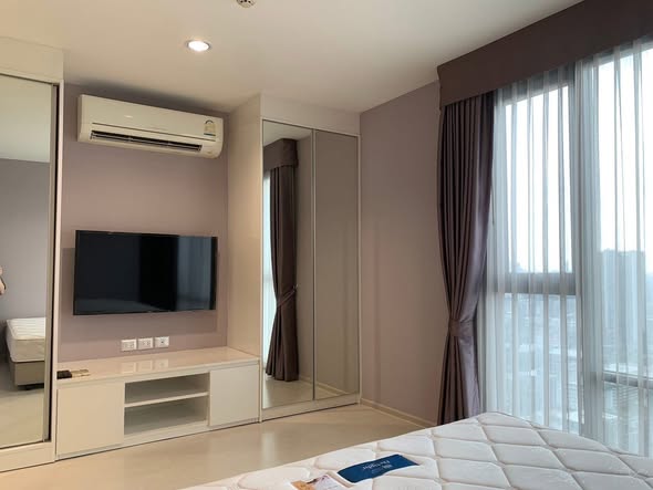 bedroom of Rhythm Sukhumvit 42