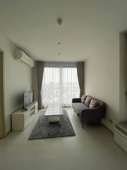 bedroom and living room of Rhythm Sukhumvit 42