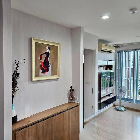 living room and bathroom of Rhythm Sukhumvit 50