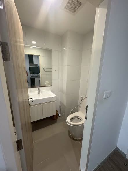 bathroom of Rich Park Terminal Phaholyothin 59
