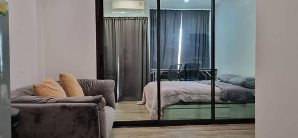 living room and bedroom and room interior of Rich Park Terminal Phaholyothin 59