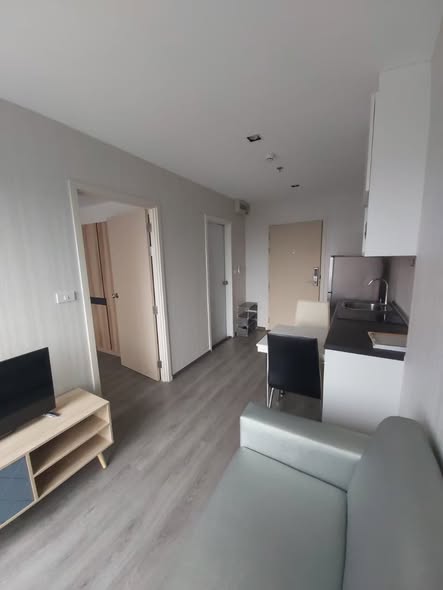 bedroom of Rich Park Triple Station