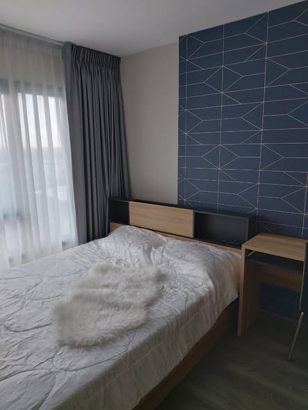 bedroom of Rich Park Triple Station
