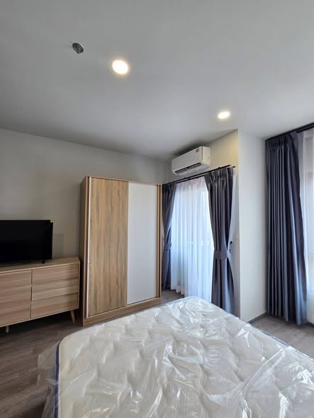 bedroom and room interior of Rich Point @BTS Wutthakat