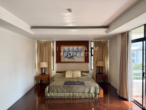 bedroom of Richmond Hills Residence Thonglor 25