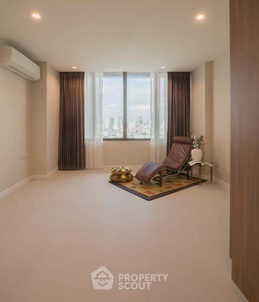 bedroom of River House