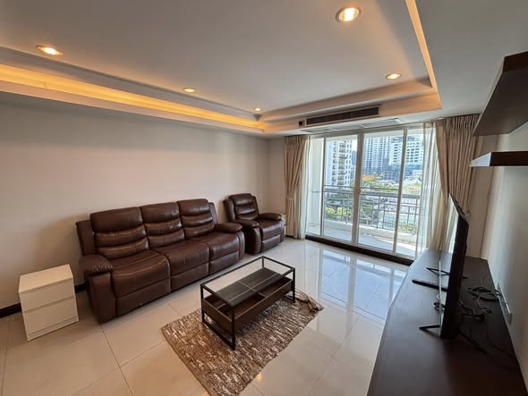 living room of Royal Castle Sukhumvit
