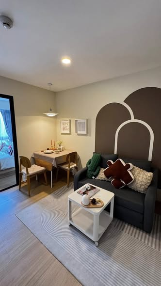 bedroom of S Gardens Condo