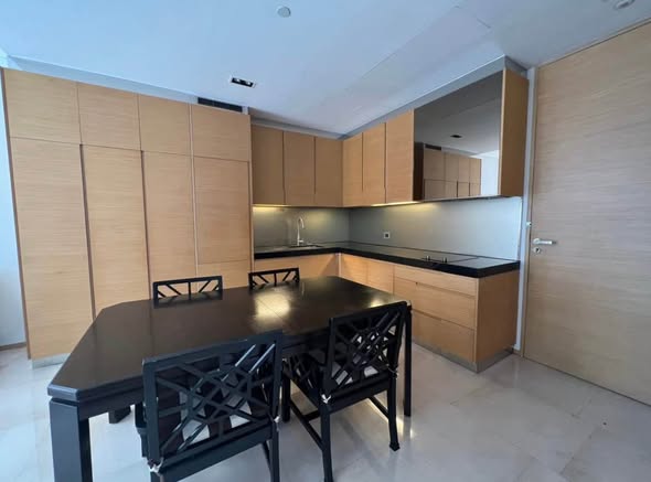 kitchen of Saladaeng Residences