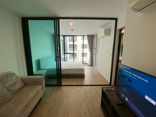 bedroom and room interior of Serio Sukhumvit 50