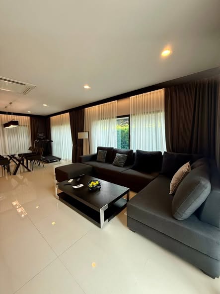 bedroom and living room of Setthasiri Krungthep Kreetha 2