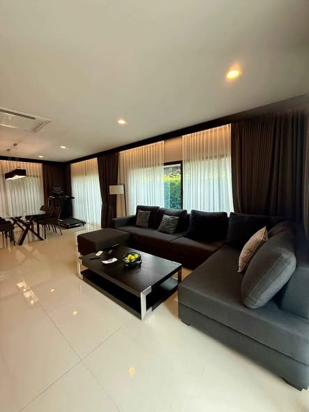 bedroom and living room of Setthasiri Krungthep Kreetha 2