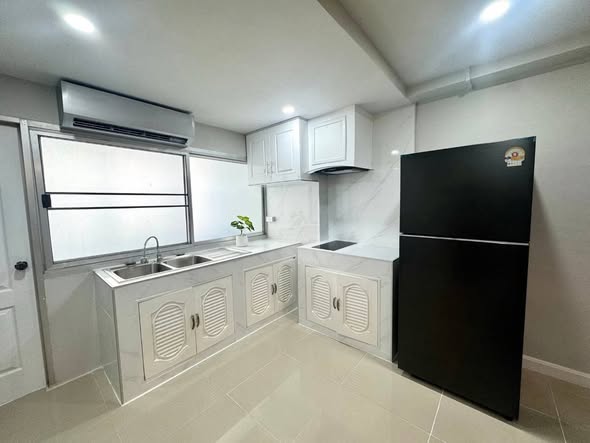 kitchen of Siam Condominium