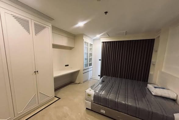 bedroom and room interior of Siam Penthouse II Condominium