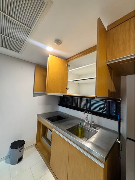 bathroom and kitchen of Siamese Gioia
