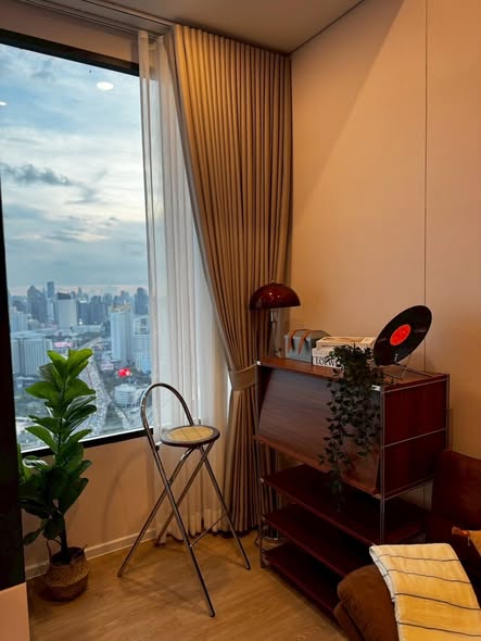 bedroom and bathroom of SIAMESE RAMA9 SITE OFFICE