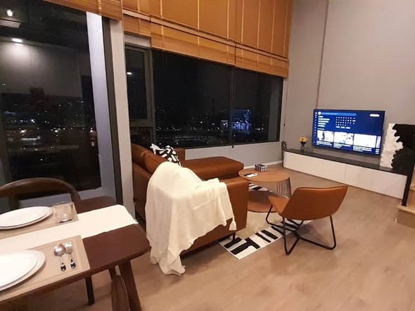 living room and bedroom of Siamese residence landmark @ MRTA station