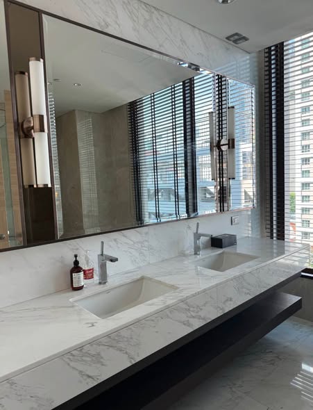 bathroom of Sindhorn Residence