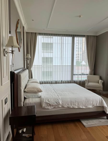 bedroom of Sindhorn Residence