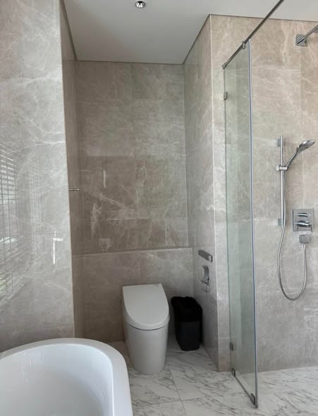 room interior and bathroom of Sindhorn Residence