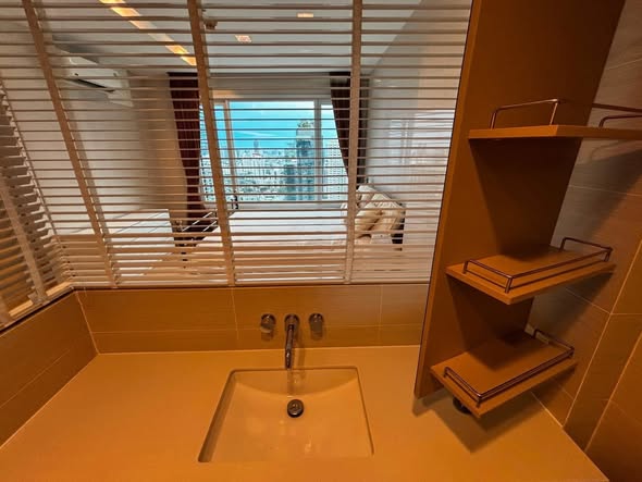 bathroom of Siri at Sukhumvit