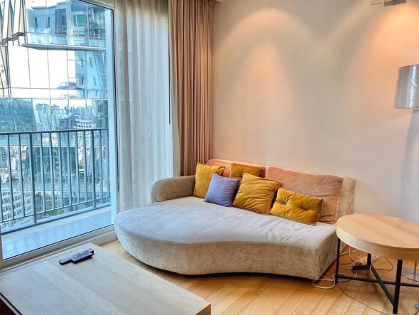 living room and bedroom of Siri at Sukhumvit