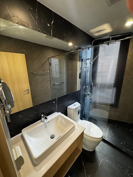 bathroom of Skyrise Avenue Sukhumvit 64