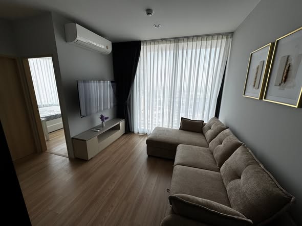 bedroom and living room of Skyrise Avenue Sukhumvit 64