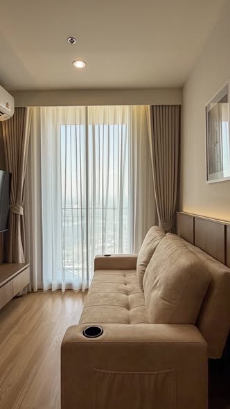 living room and bedroom of Skyrise Avenue Sukhumvit 64