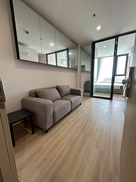 living room and room interior of Skyrise Avenue Sukhumvit 64