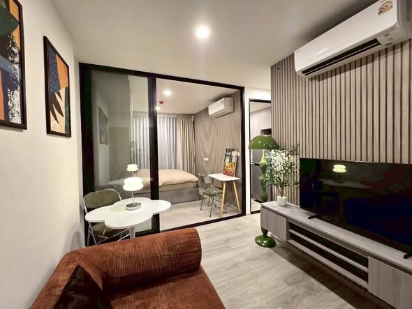 bedroom and living room and room interior of SO Origin Phahol 69 Station