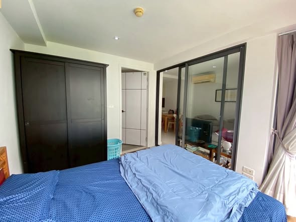 bedroom and room interior of Socio Reference 61