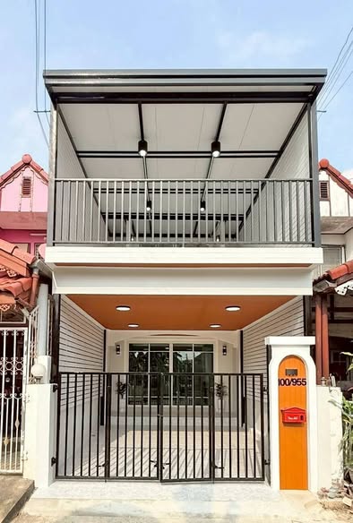Soi Mu Ban Lan Thong