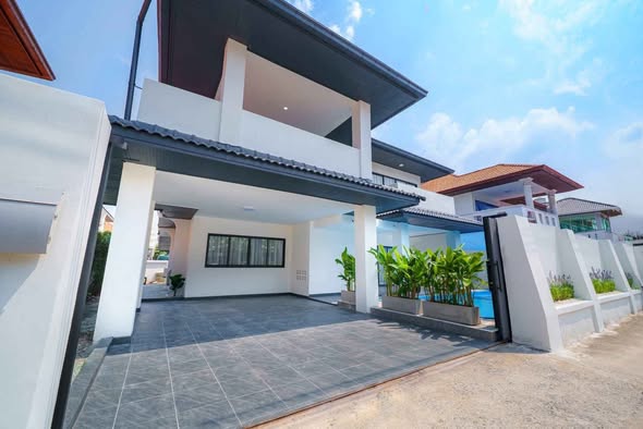 Somkid pool villa loft cafe บ้านพักพูลวิลล่าพัทยา จอมเทียน พัทยาใต้