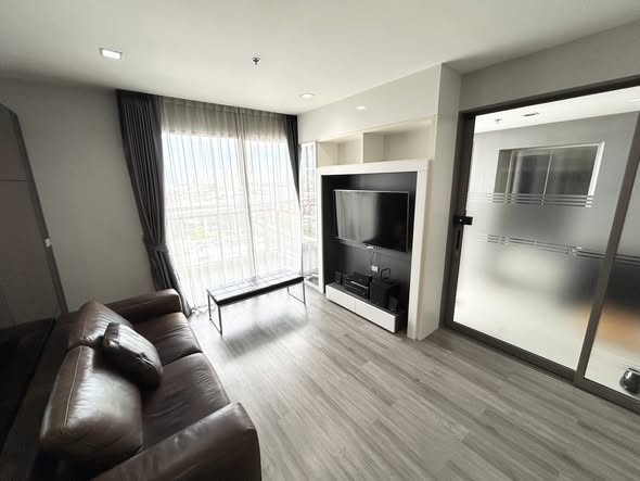 living room and room interior of StarView Rama 3