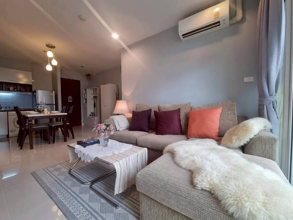 living room and bedroom of Sukhumvit City Resort