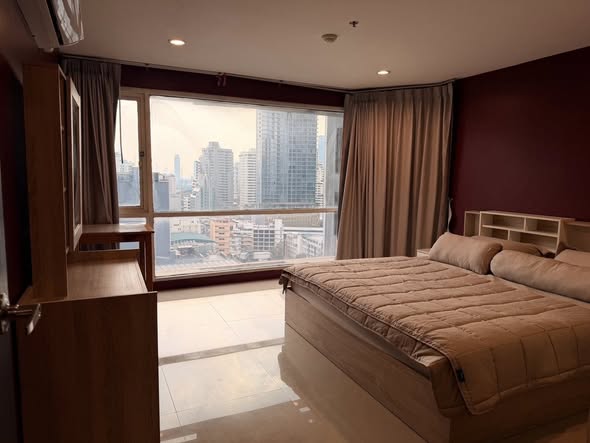 bedroom of Sukhumvit Suite