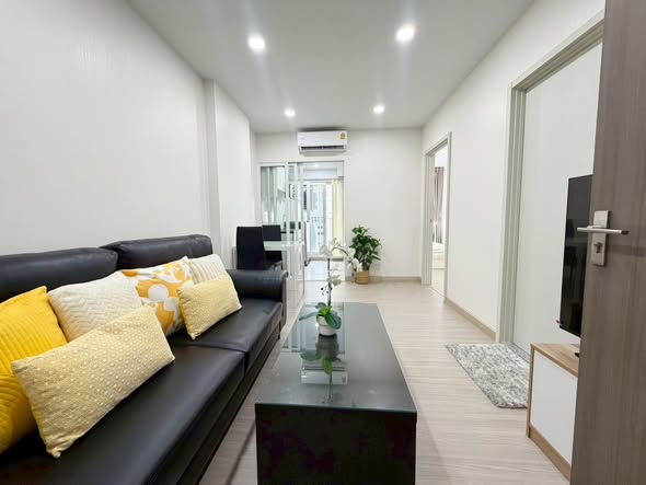living room of Supalai City Resort Charan 91
