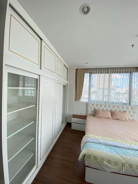 bedroom and room interior of Supalai Elite Sathon – Suan Phlu