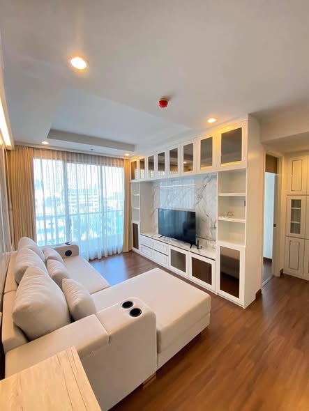 living room of Supalai Elite Sathon – Suan Phlu